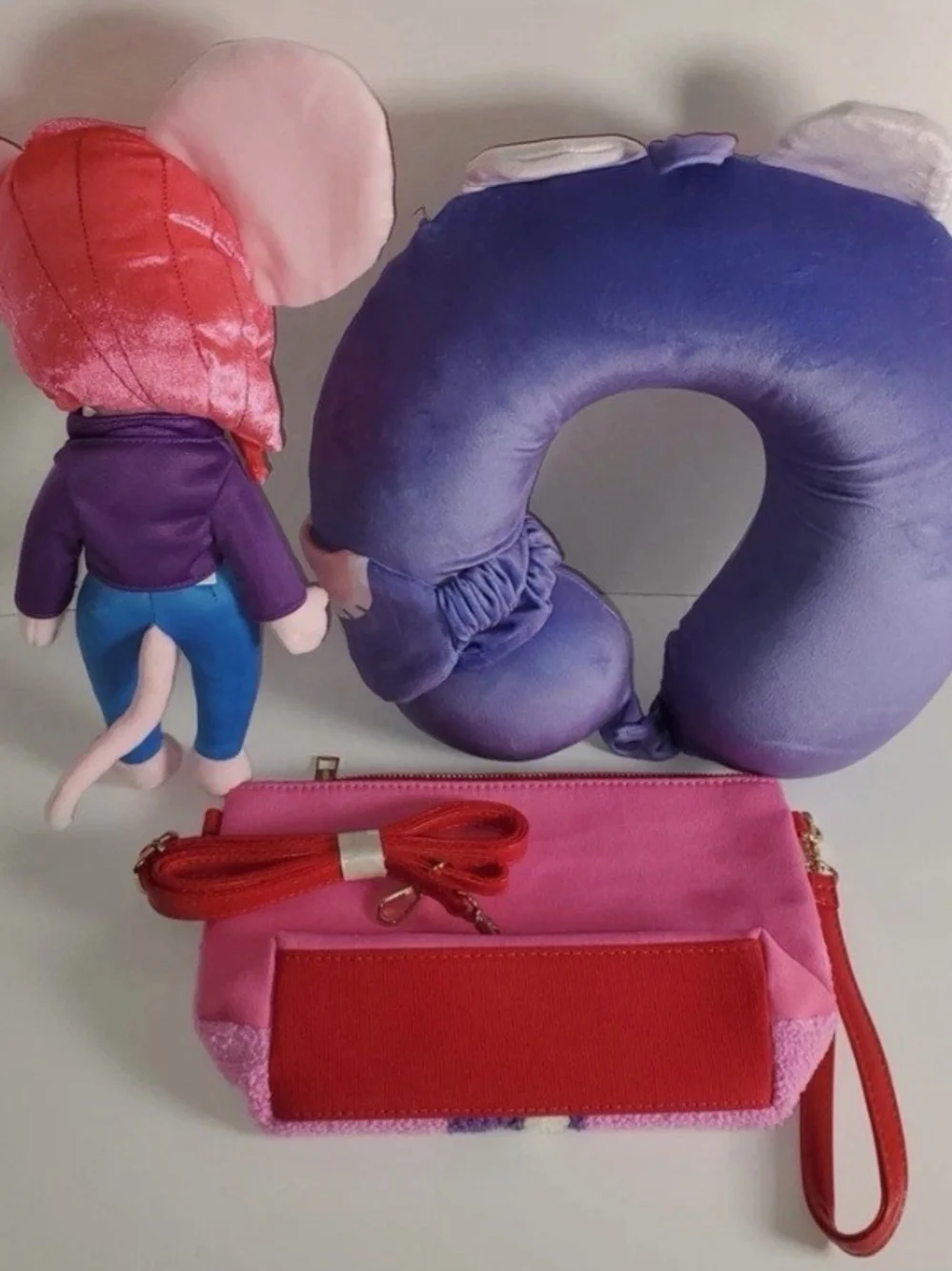 Bingo Blitz Moxie Mouse collectible bundle.